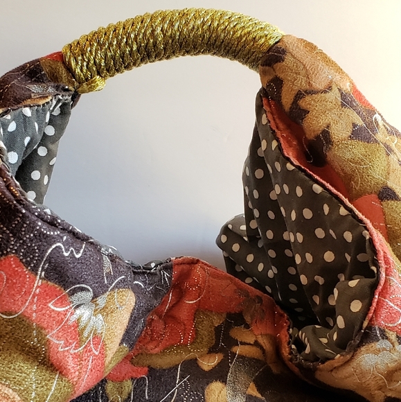 Fabric embellished handbag - Picture 6 of 10